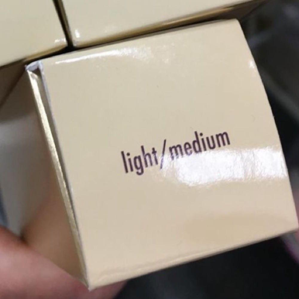 Stila In The Buff Loose Setting Powder Spray & Puff Light - Medium BNIB - Picture 15 of 16
